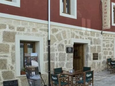 Albergue-Hotel A Cien Leguas