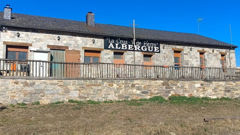 Albergue la Cruz de Fierro