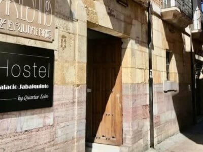 Quartier Leon Hostel Jabalquinto