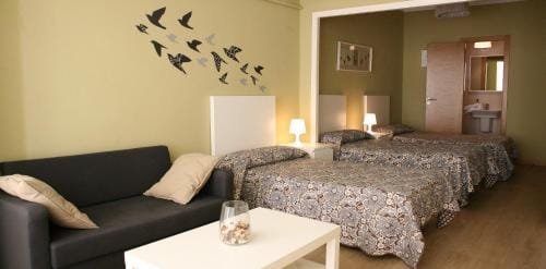 Matías Rooms